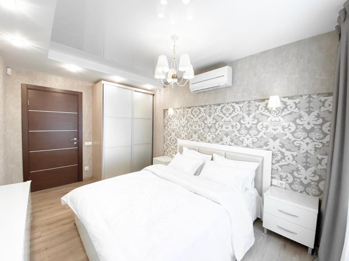 2-Bedroom Apartment Most City Area, Ekaterynoslav Square Dnipro Exterior foto